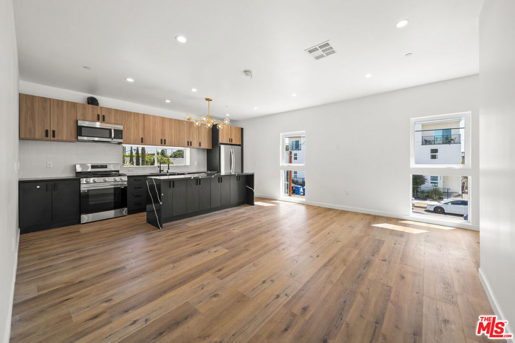 6049 Craner Avenue 2 North Hollywood CA, 9160664085801554434122