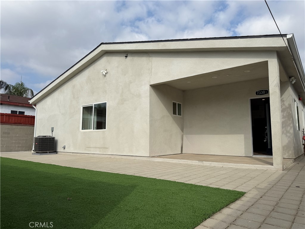 $5,500/month 7330 Riverton Ave 1/2 Sun Valley CA, 9135264086697900930120