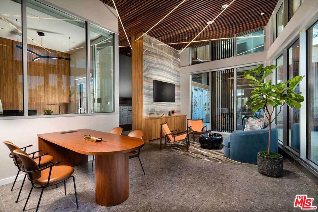3223 Wilshire Boulevard 209 Santa Monica CA, 9040364108229936130121