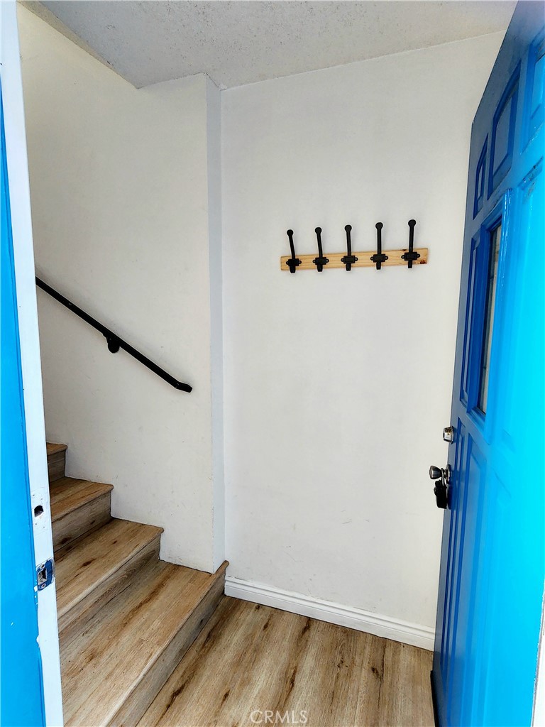 $7,900/month 325 10th Place Manhattan Beach CA, 9026664053748819458121