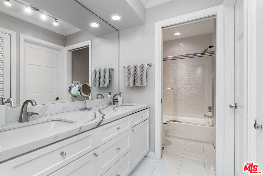 11750 W Sunset Boulevard 402 Los Angeles CA, 9004964130680452482120
