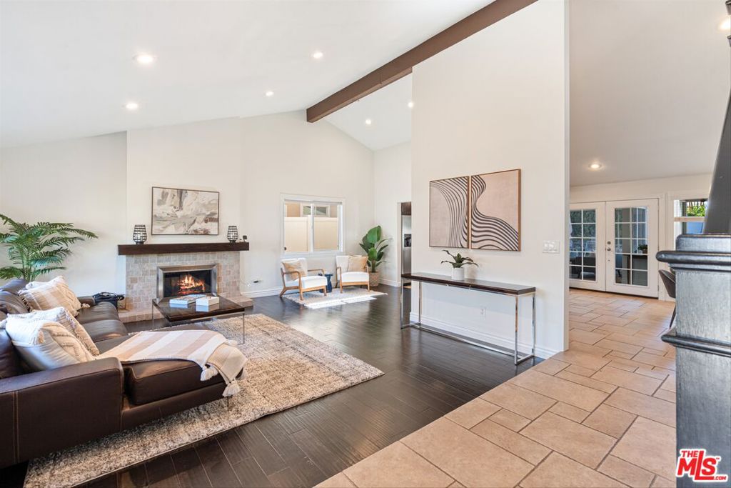 6331 Geyser Avenue, Tarzana CA, 9133564066201161475121