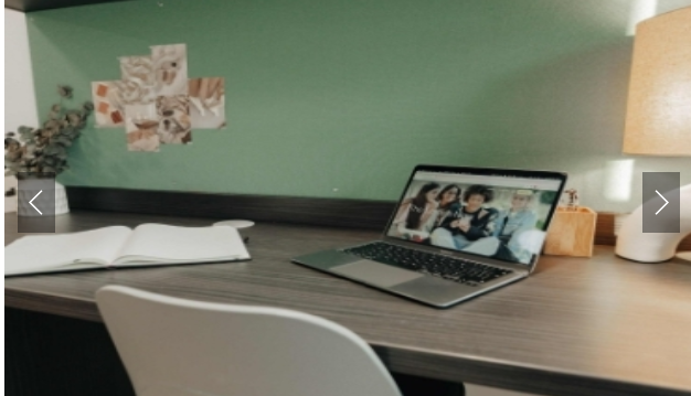 Avon Studios64585793721474122