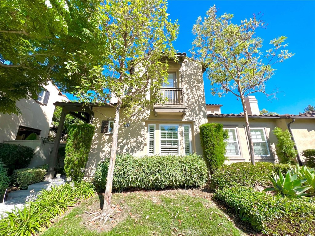 82 Passage Irvine CA, 9260364130126476034121