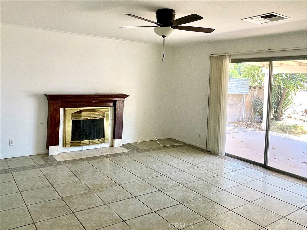 1720 E Jefferson Avenue Pomona CA, 9176763704281009153120