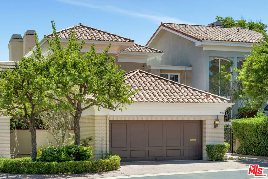 2205 Canyonback Road Los Angeles CA, 9004963711774511107120