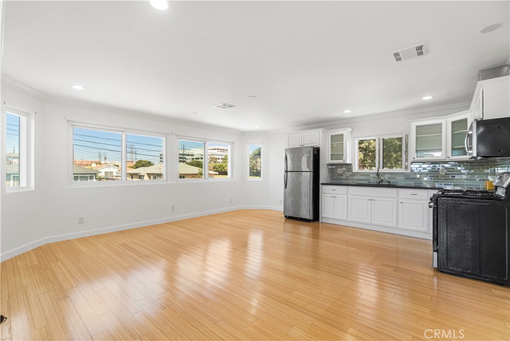 1510 E Maple Avenue, El Segundo CA, 9024563701791051265121