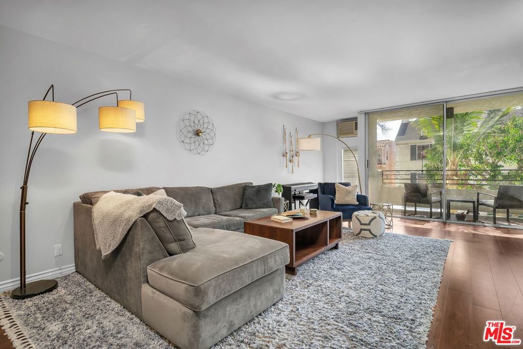 6151 Orange Street 119 Los Angeles CA, 9004864109894240898121