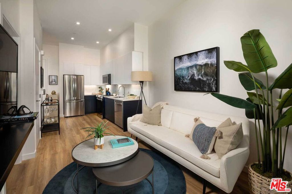 3223 Wilshire Boulevard 306 Santa Monica CA, 9040364112511215234120
