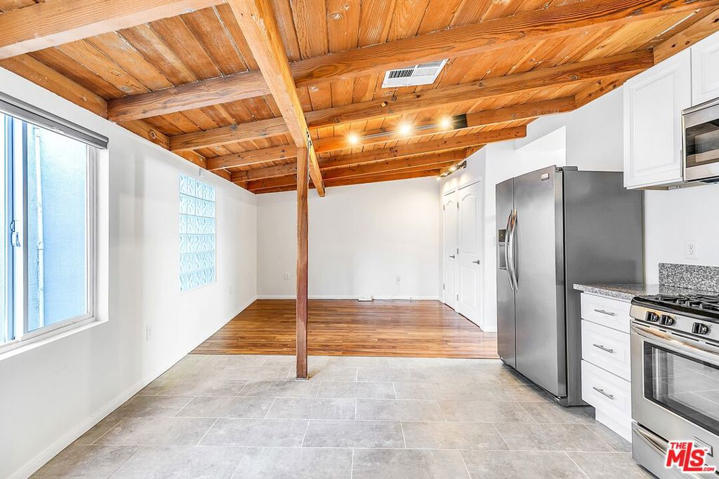 1252 W 1st Street B Los Angeles CA, 9002664130207859971120