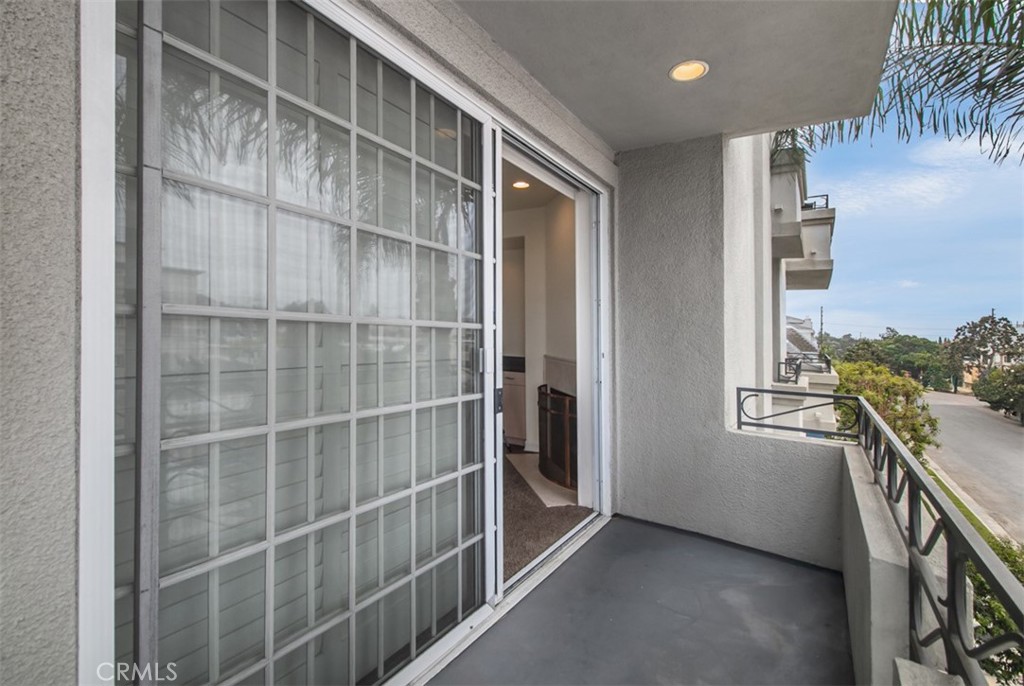 1706 Colby Avenue 301, Los Angeles CA, 9002563878541406465122