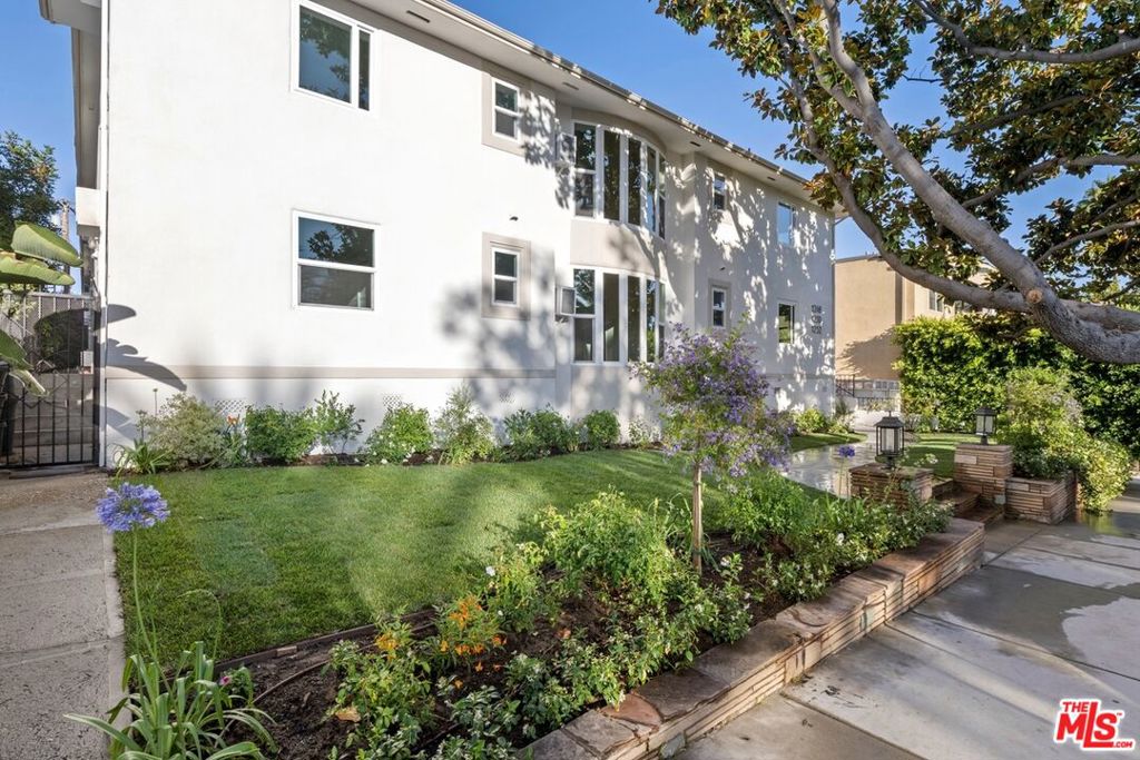 1250 N Crescent Heights Boulevard 3 West Hollywood CA, 9004664133579102209121