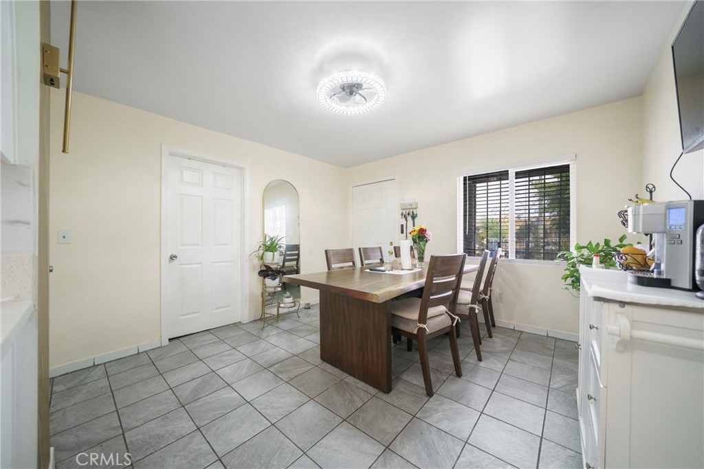 1522 W 58th Los Angeles CA, 9004764122417402882122