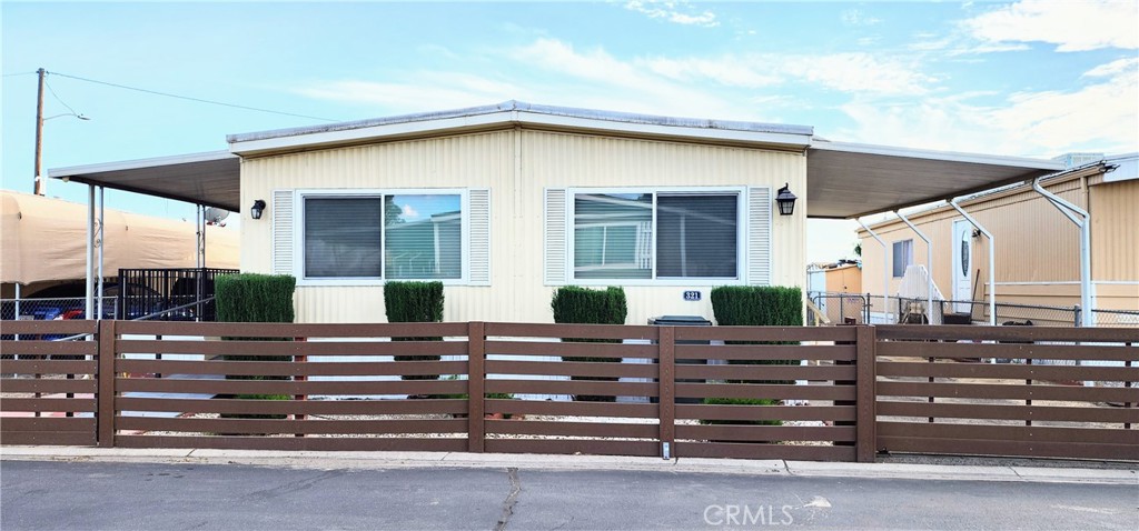 3825 Crestmore 480 Jurupa Valley CA, 9250964101271135745120