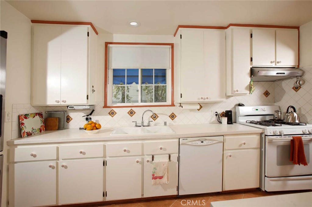 6903 Halbrent Avenue, Van Nuys CA, 9140564100032039939122