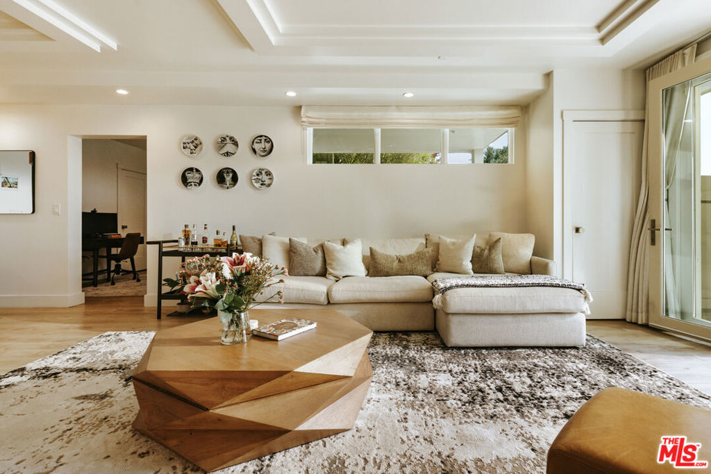 2817 3rd Street 4 Santa Monica CA, 9040564119737363971123