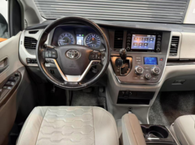 2019 Toyota Sienna XLE 8-Passenger 119.3" WB63504028173827124