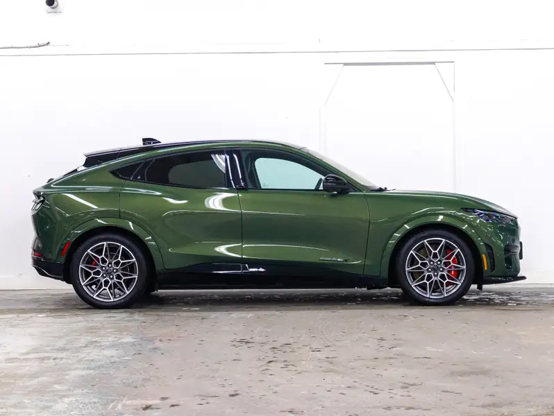 2024 Ford Mustang Mach-E64111863728257124