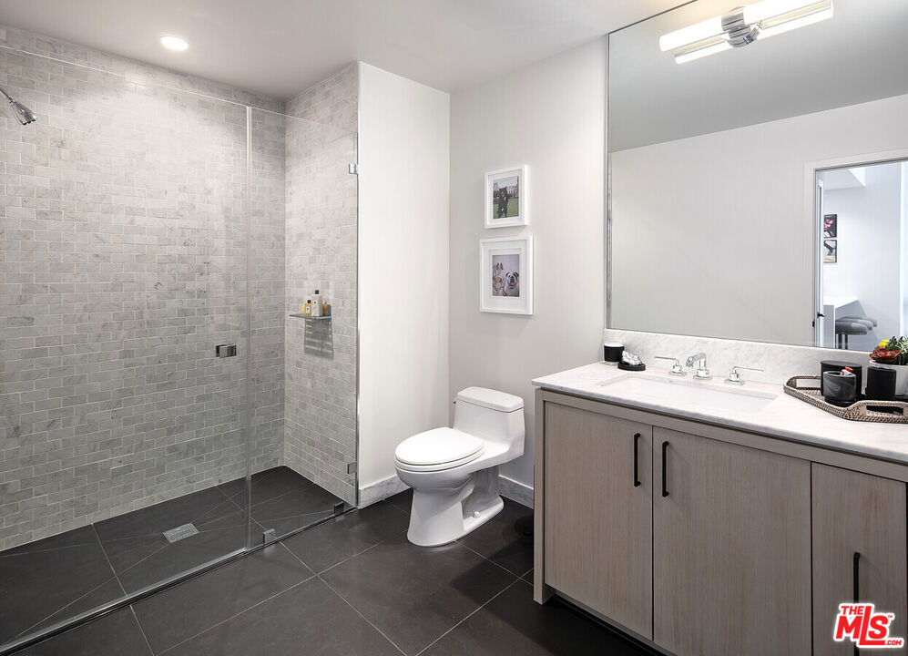 1755 Argyle Avenue 1005 Los Angeles CA, 9002864120097909121121