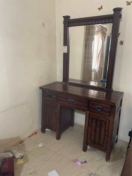 طاولة تزيين64994400989057122