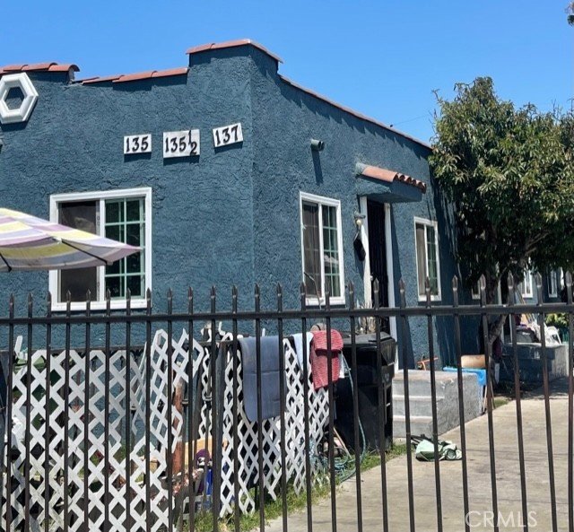 135 E 77th Street Los Angeles CA, 9000364139757817729123