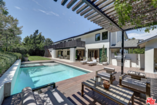 8674 Edwin Drive, Los Angeles CA, 9004663589565992963120