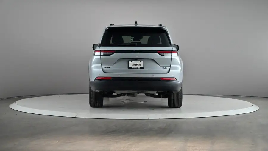 2023 Jeep Grand Cherokee64001338899075124