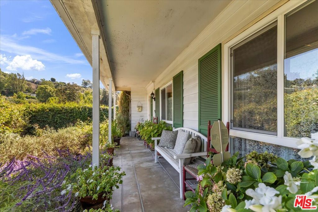 4157 Woodcliff Road, Sherman Oaks CA, 9140364089417197827121