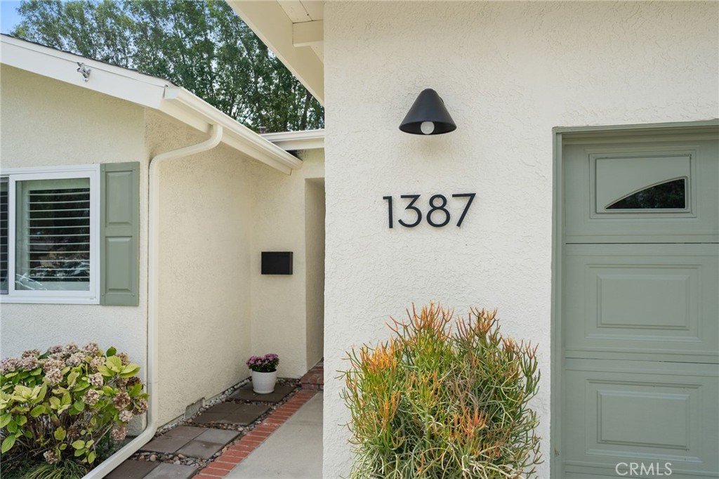 1387 Garlingford Street, Costa Mesa CA, 9262663776134385923122