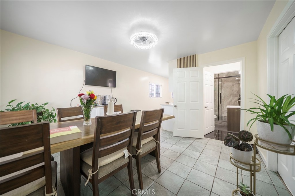 1522 W 58th Los Angeles CA, 9004764111994298883123