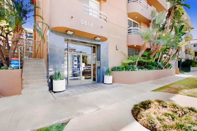 8614 Burton Way Apartments63449486338051121