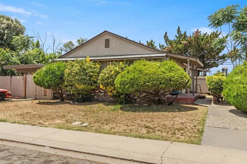 916 Middlecoff Avenue, Modesto, CA