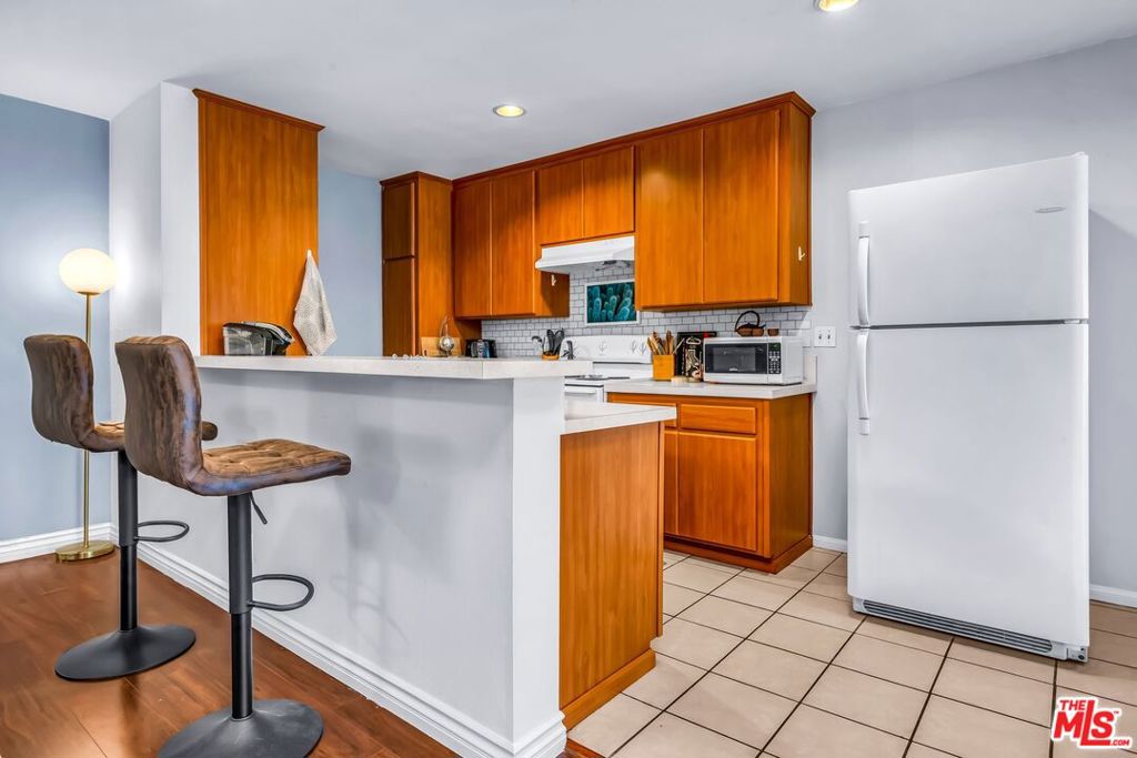 6151 Orange Street 119 Los Angeles CA, 9004864111526553857121
