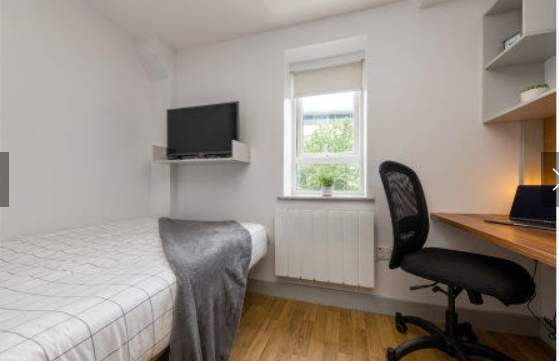 Collegiate St James Street64610307512962121