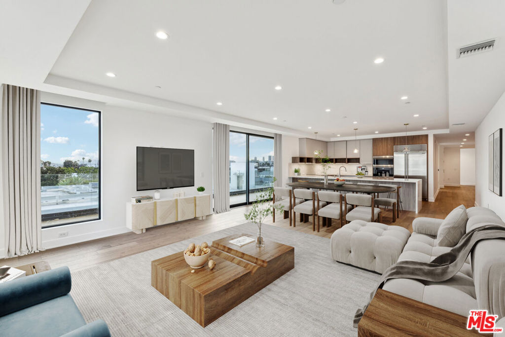 725 N Croft Avenue 110 Los Angeles CA, 9006964111962751489121
