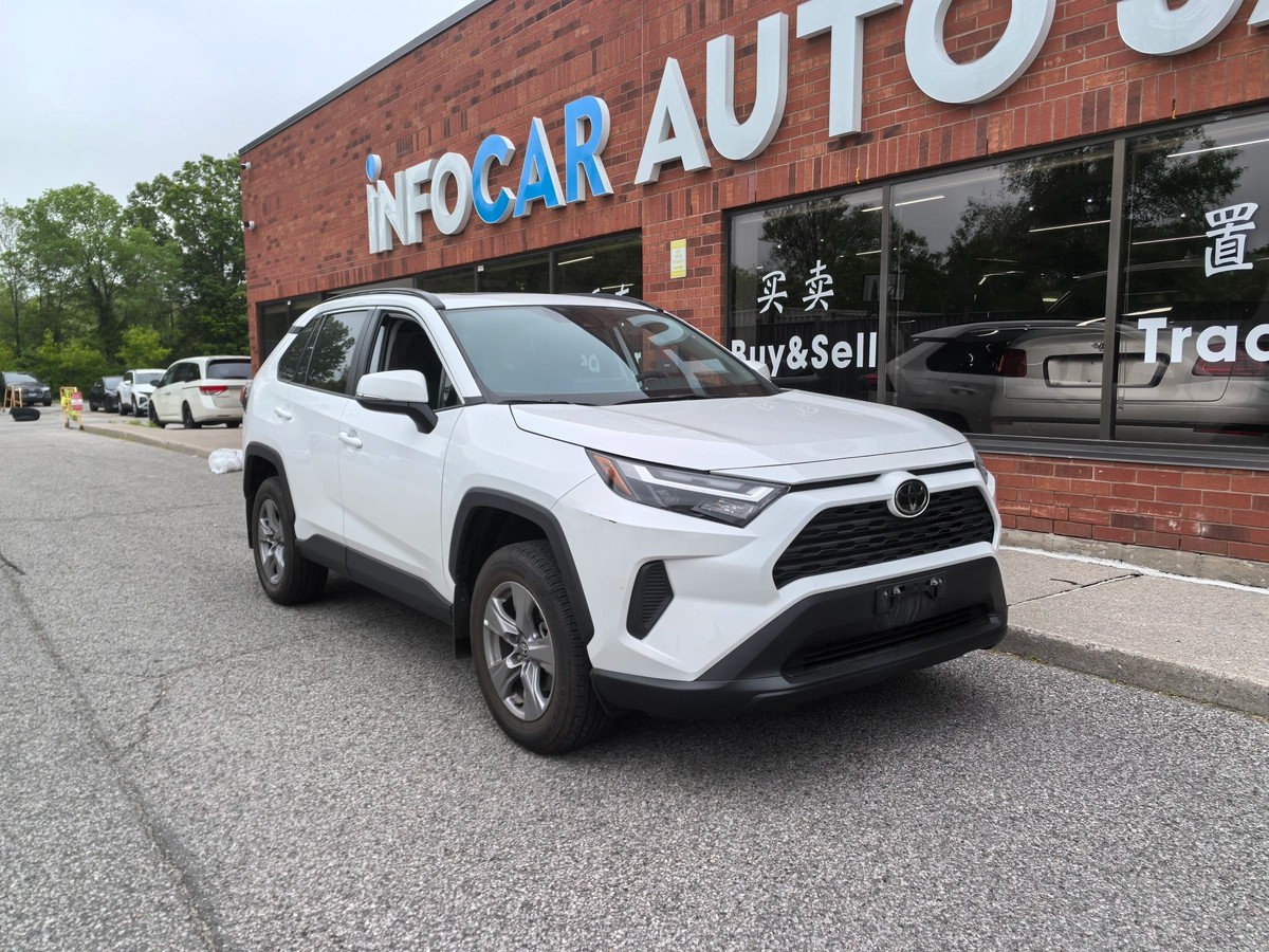 ﻿2024﻿ ﻿Toyota﻿ ﻿RAV4﻿ ﻿XLE64135767272323120