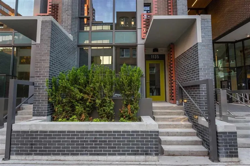 1135 Hornby Street, Vancouver, BC