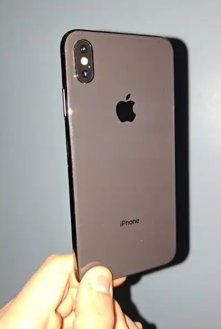 iPhone X's mas65103603844866121