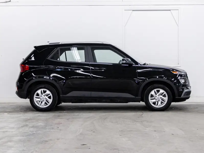 2022 Hyundai Venue64032680720257123