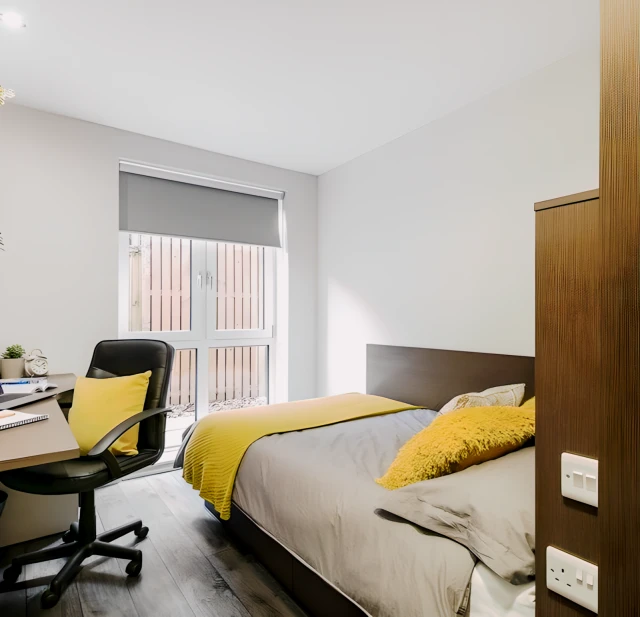 Stylish double ensuite bedroom not far from the School of Law residence near 36 Edward Street, Sheffield