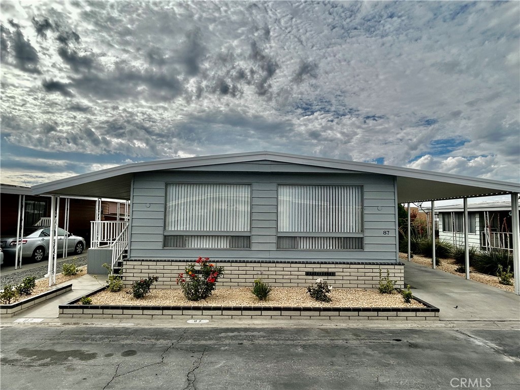 2205 W Acacia Ave 87, Hemet CA, 9254564065417292033122