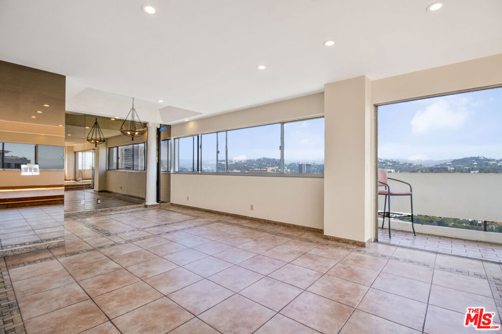 10701 Wilshire Boulevard 2101 Los Angeles CA, 9002464134028776577122