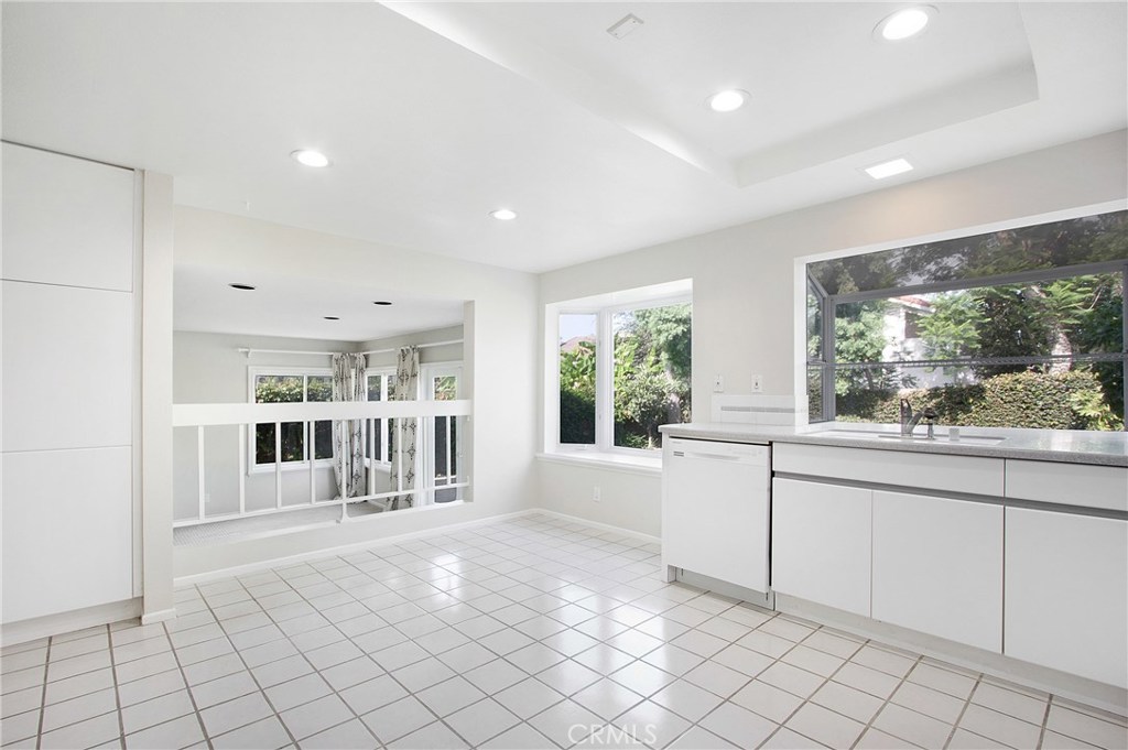 2 Glorieta E Irvine CA, 9262063867817655937122