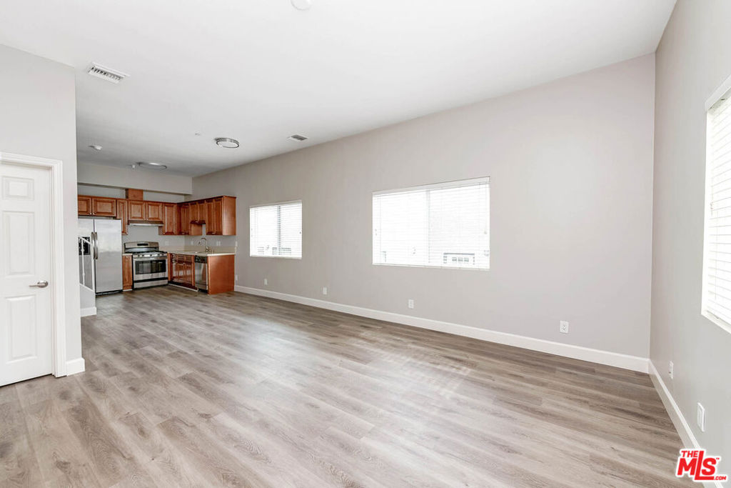 14735 Friar Street 104 Van Nuys CA, 9141164111487913089122