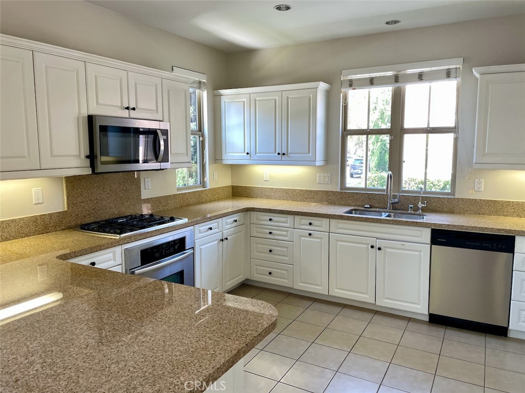 213 Mantle Irvine CA, 9261864122570529281122