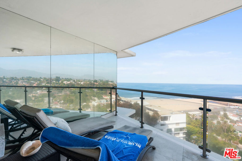 201 Ocean Avenue 909P Santa Monica CA, 9040264130512036610120
