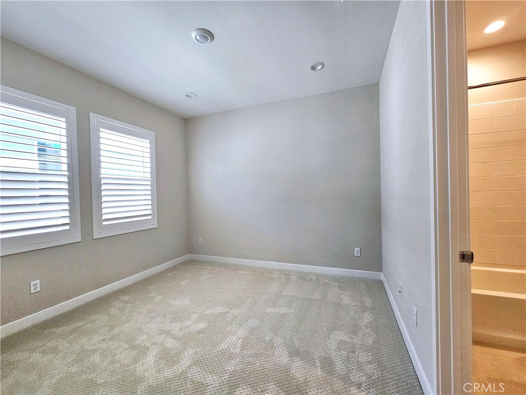 310 Brackens Lake Forest CA, 9263063813456315905122