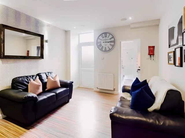 23 Carlton Road64196229310082122