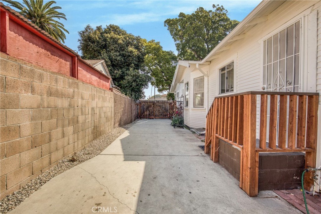 2947 West Boulevard Los Angeles CA, 9001664134271141506121