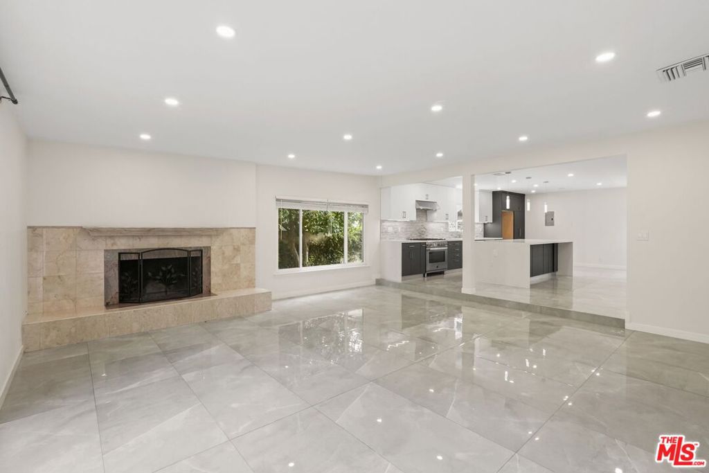 6660 Balcom Avenue Reseda CA, 9133563710257572099121